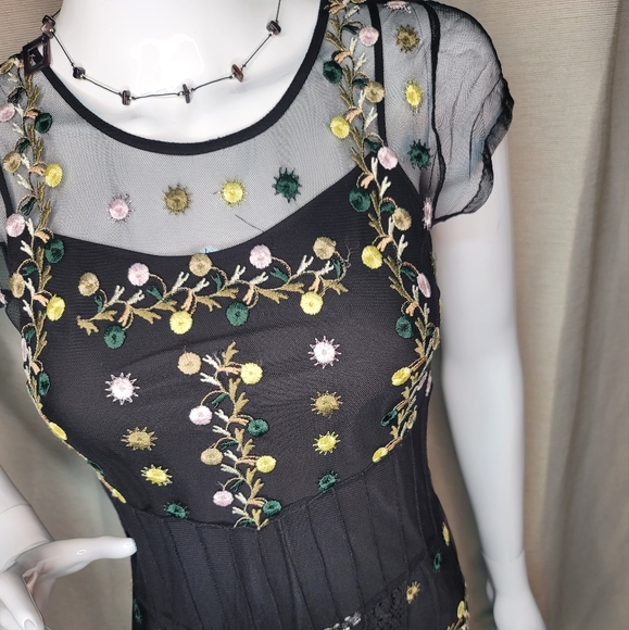 French Connection Springfield flower dress - Picture 4 of 13